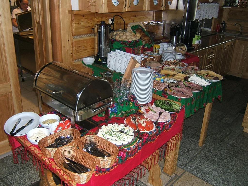 Pensjonat&Restauracja-Pizzeria Zbójecki Dwór - 15 minut pieszo do term, tel 604-865-566 Bukowina Tatrzańska Exterior foto