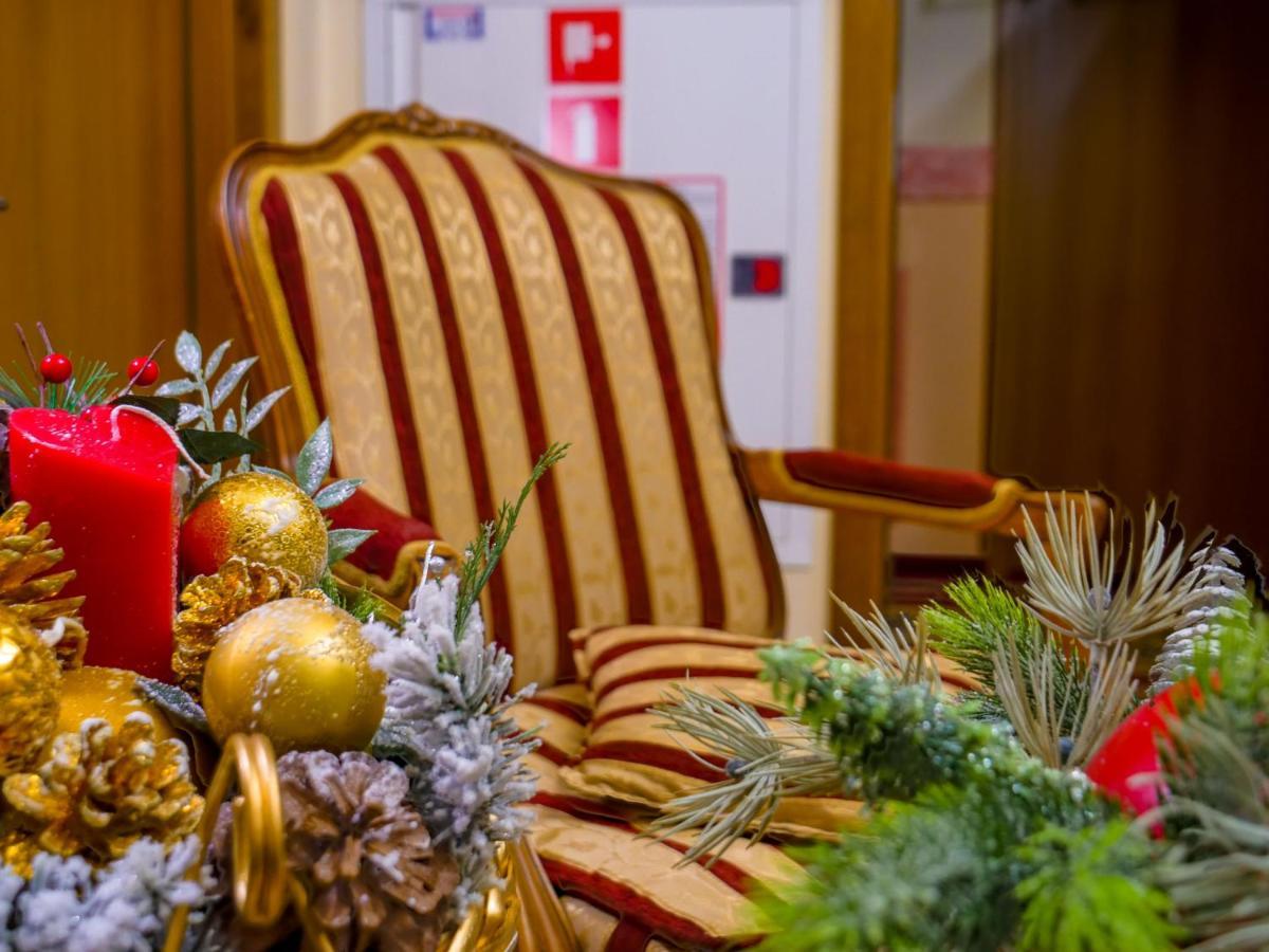 Pensjonat&Restauracja-Pizzeria Zbójecki Dwór - 15 minut pieszo do term, tel 604-865-566 Bukowina Tatrzańska Exterior foto